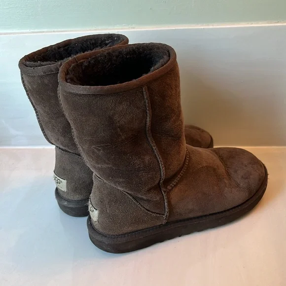 UGG classic short boots chocolate brown - Picture 2 of 11